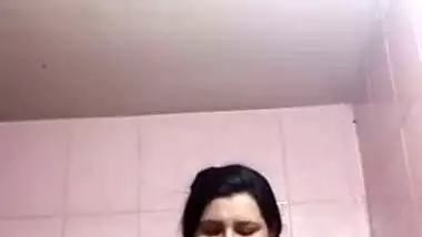 Paki aunty stripping bra and panty nude viral show