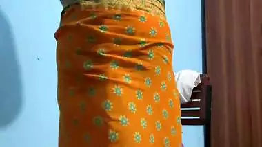 Curvaceous Indian girl removing saree and nude show