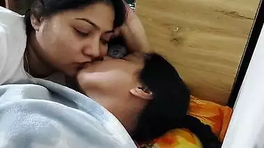 Horny lesbian chubby sisters playing with each other body