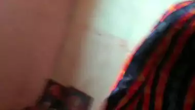 Cute bhabhi boob press by devar while topless