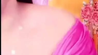 Solo nude show of big boobs girlfriend fingering